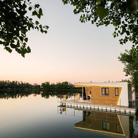 Village Lake Placid Silvi Marina Bagian luar foto
